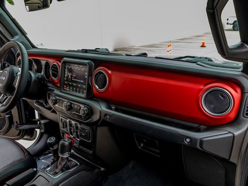 Used 2023 Jeep Gladiator Rubicon w/ LED Lighting Group image 18