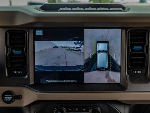 Used 2024 Ford Bronco Wildtrak image 25