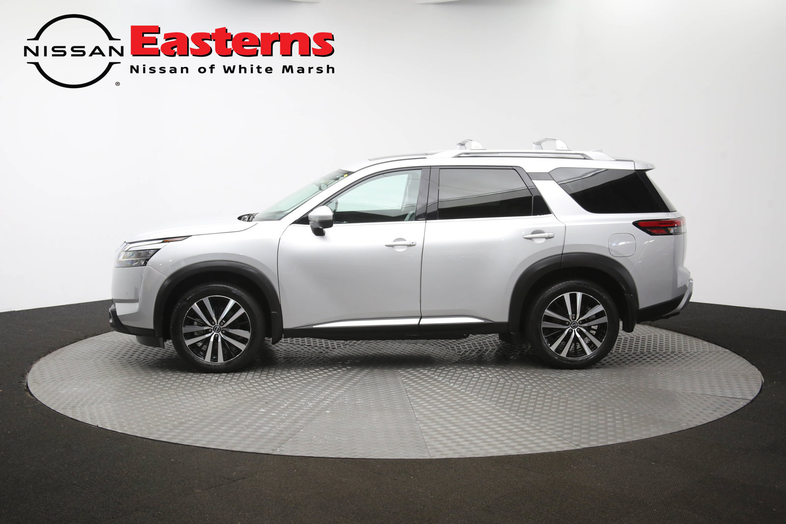 Used 2023 Nissan Pathfinder Platinum AWD/4WD image 58