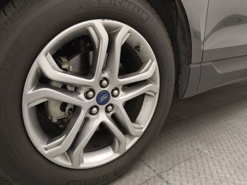 Used 2017 Ford Edge Titanium w/ Technology Package image 31