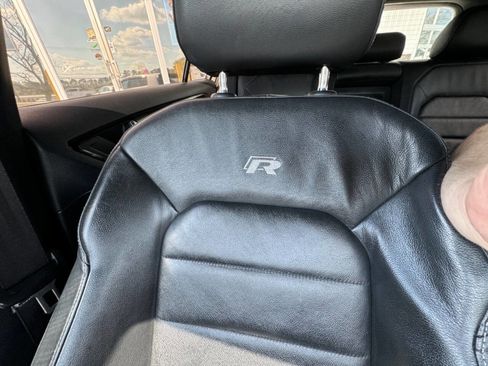 Used 2016 Volkswagen Golf R 4-Door image 16