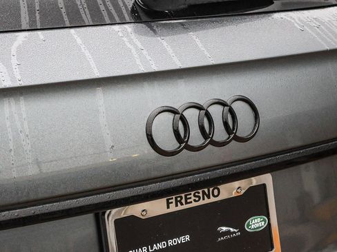 Used 2022 Audi Q5 e Prestige w/ Prestige Package image 12