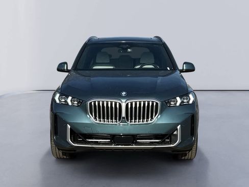 New 2026 BMW X5 xDrive50e image 8