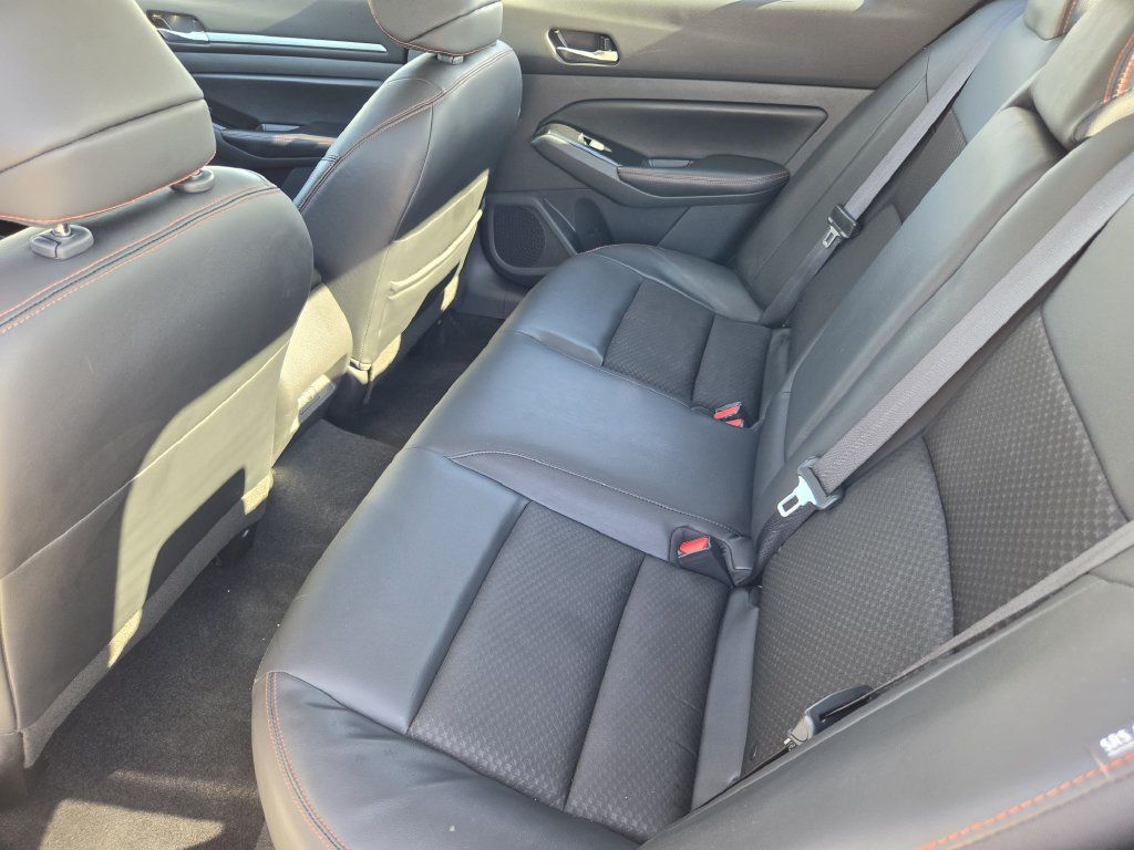 Used 2024 Nissan Altima 2.5 SR FWD image 23