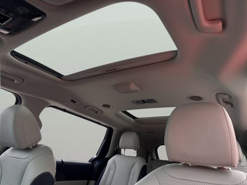 New 2026 Kia Carnival SX Prestige FWD image 9