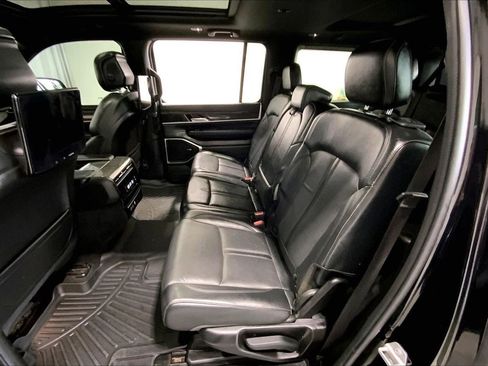 Used 2022 Jeep Wagoneer Series II w/ Premium Group I AWD/4WD image 24