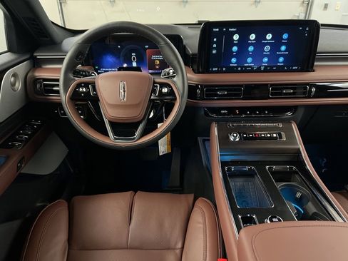 New 2026 Lincoln Aviator Reserve image 8