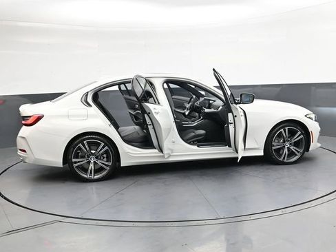 Used 2023 BMW 330i Sedan w/ Premium Package image 41