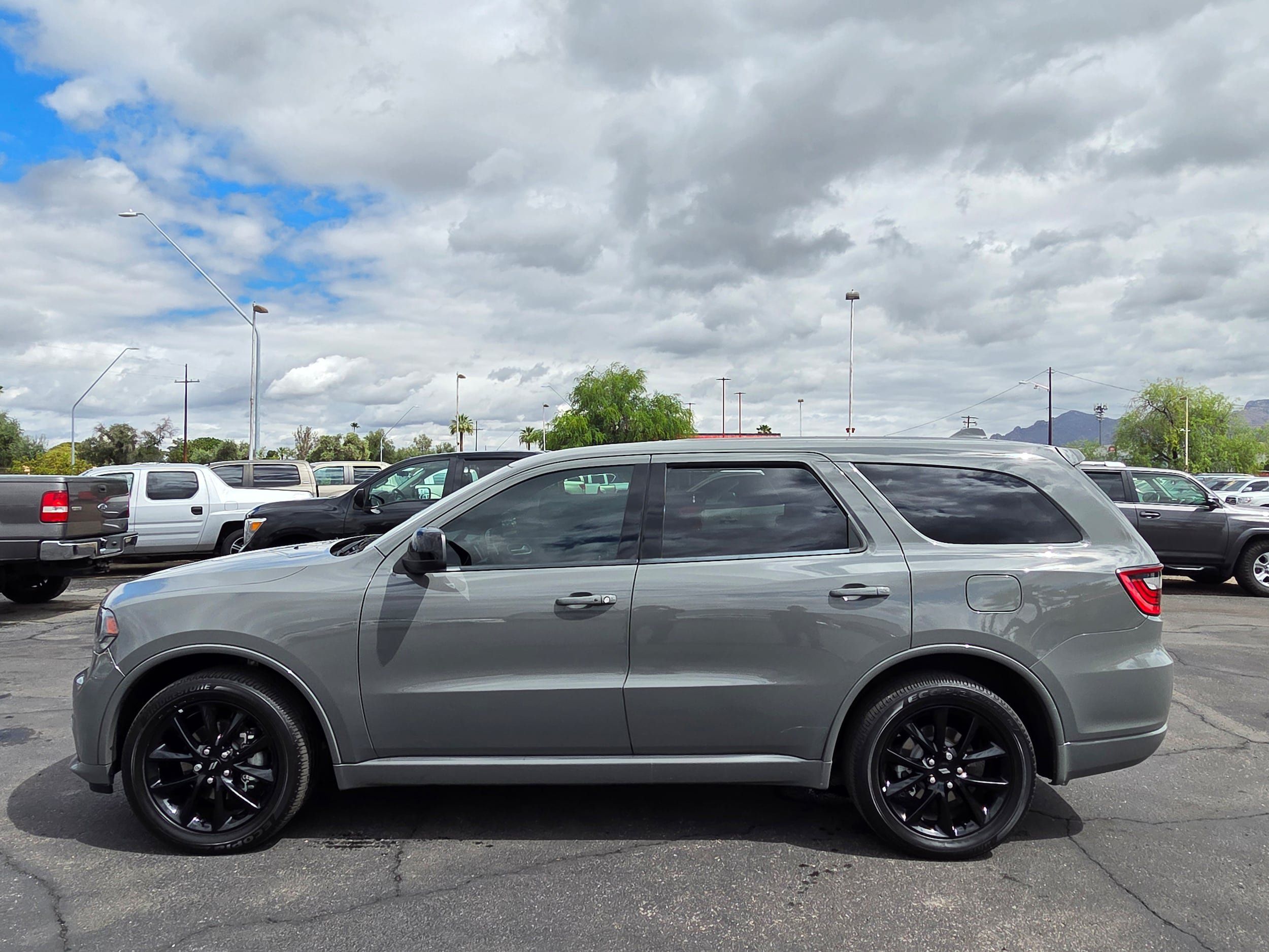 Used 2019 Dodge Durango SXT AWD/4WD image 2
