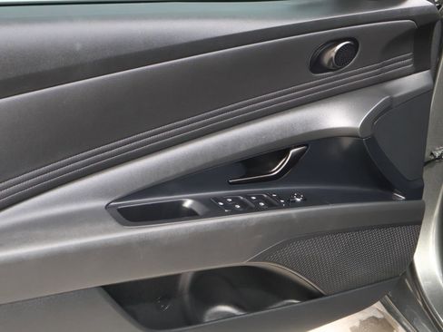 Used 2025 Hyundai Elantra Sport image 17