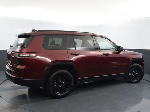 Used 2024 Jeep Grand Cherokee L Altitude image 4