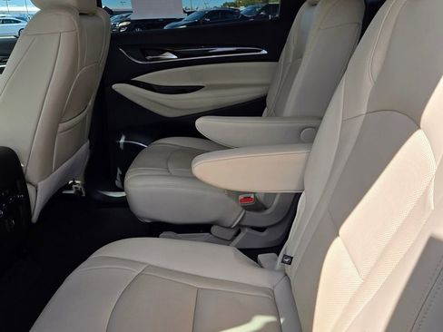 Used 2022 Buick Enclave Essence image 40