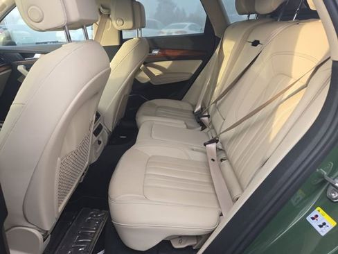 Used 2022 Audi Q5 2.0T Premium Plus image 11