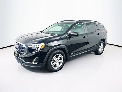Used 2021 GMC Terrain SLE w/ Driver Convenience Package image 3