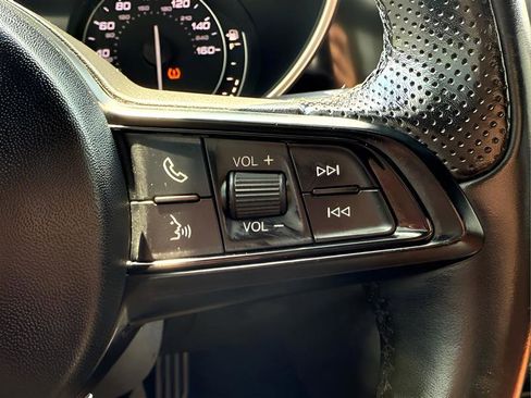 Used 2022 Alfa Romeo Giulia Ti image 16