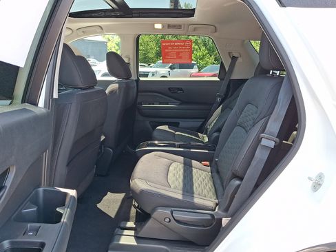 Certified 2023 Nissan Pathfinder SV w/ SV Premium Package AWD/4WD image 12