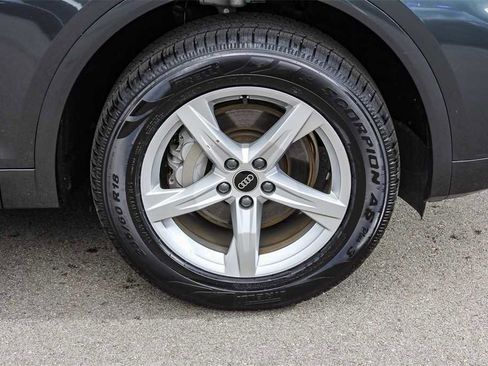 Used 2023 Audi Q5 2.0T Premium w/ Convenience Package image 9