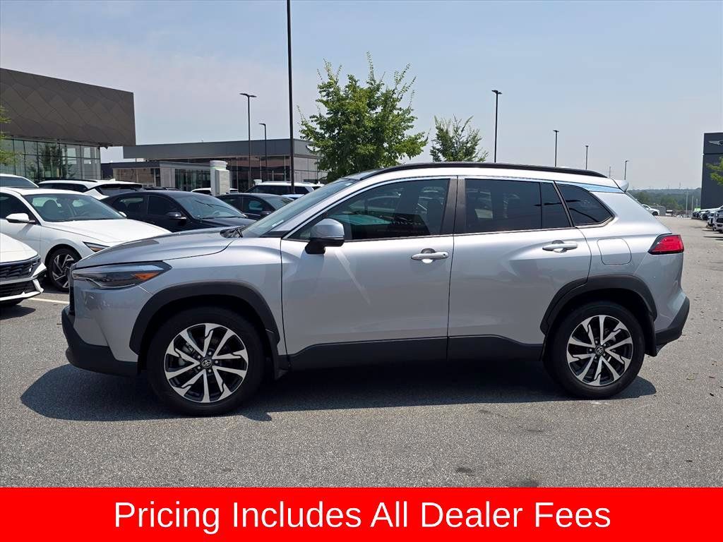 Used 2024 Toyota Corolla Cross XLE w/ Convenience Package AWD/4WD image 6