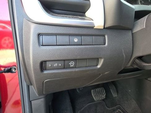Used 2023 Nissan Rogue SV FWD image 14
