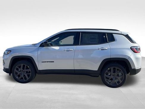 New 2026 Jeep Compass Latitude image 4