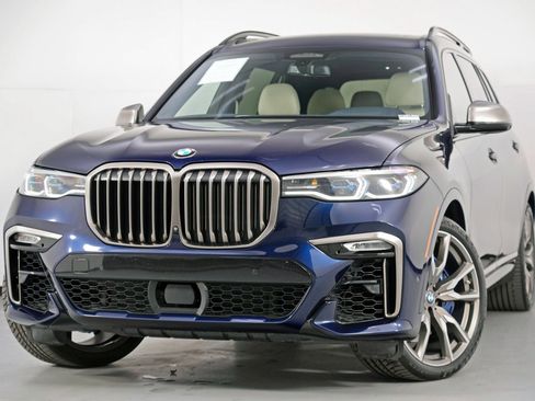 Used 2021 BMW X7 M50i w/ Dynamic Handling Package image 3