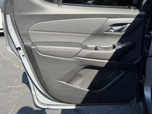 Used 2023 Chevrolet Traverse RS w/ LPO, Floor Liner Package image 33