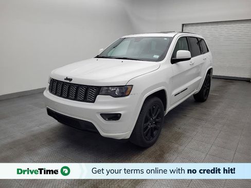 Used 2017 Jeep Grand Cherokee Altitude image 1