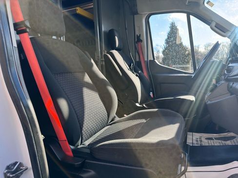 Used 2022 Ford E-Transit 148 High Roof Extended image 29