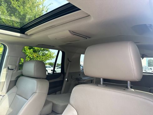 Used 2015 Chevrolet Tahoe LTZ RWD image 4