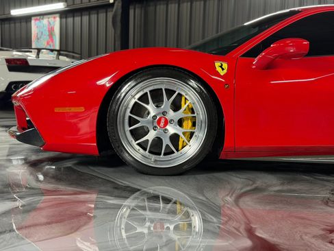 Used 2016 Ferrari 488 GTB RWD image 7