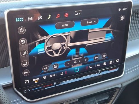 New 2026 Volkswagen Tiguan SE R-Line image 18