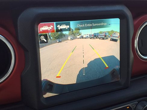 Used 2021 Jeep Gladiator Rubicon AWD/4WD image 5