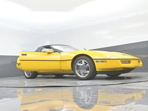 Used 1990 Chevrolet Corvette Convertible RWD image 29