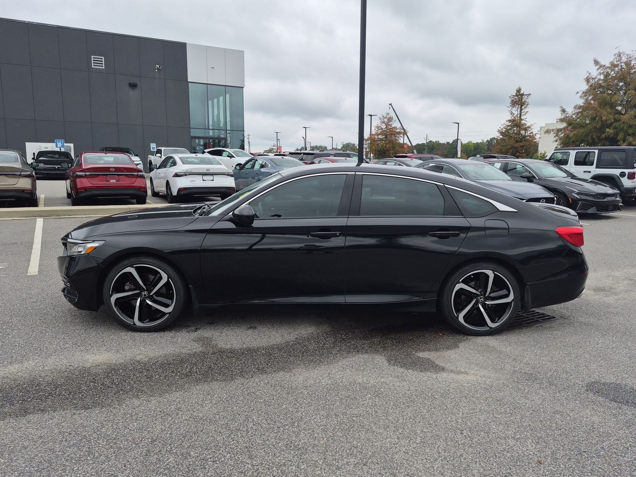 Used 2018 Honda Accord Sport image 7