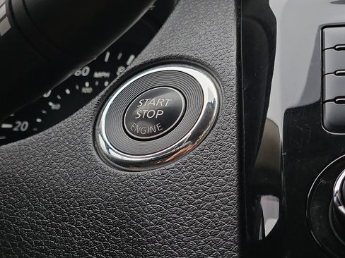 Certified 2019 Nissan Rogue SV w/ Premium Package image 22