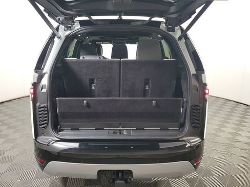 Used 2023 Land Rover Discovery Metropolitan Edition AWD/4WD image 8