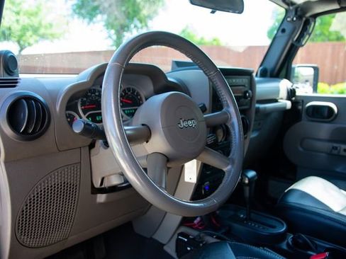 Used 2009 Jeep Wrangler Unlimited Rubicon w/ Dual Top Group image 22