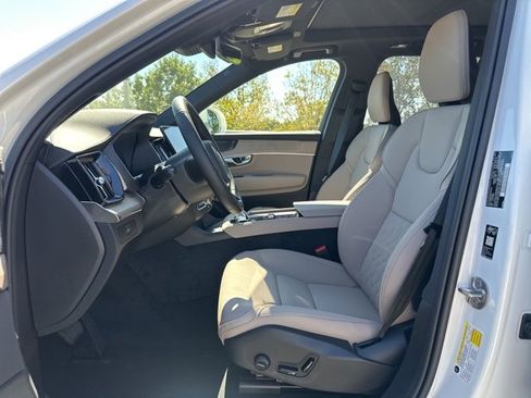 New 2026 Volvo XC90 B6 Plus w/ Protection Package Premier image 13