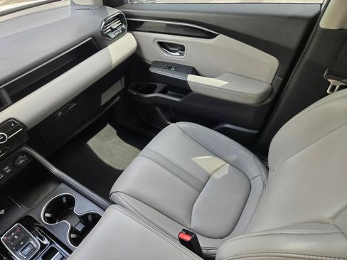 Used 2023 Honda Pilot Touring image 19
