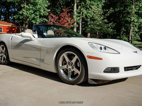 Used 2005 Chevrolet Corvette Convertible w/ Preferred Equipment Group RWD image 12