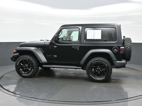 Used 2021 Jeep Wrangler Sport AWD/4WD image 4