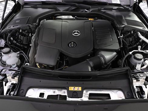 Used 2025 Mercedes-Benz C 300 4MATIC Sedan image 38