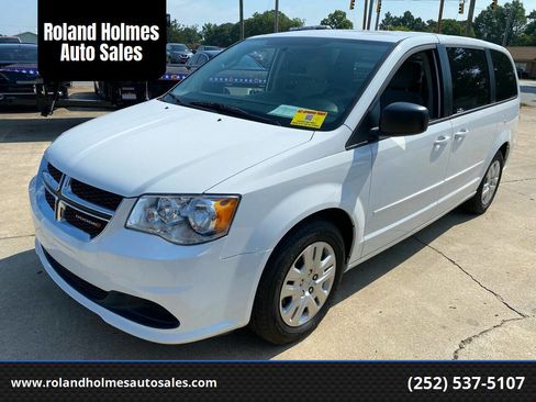 Used 2017 Dodge Grand Caravan SE image 1