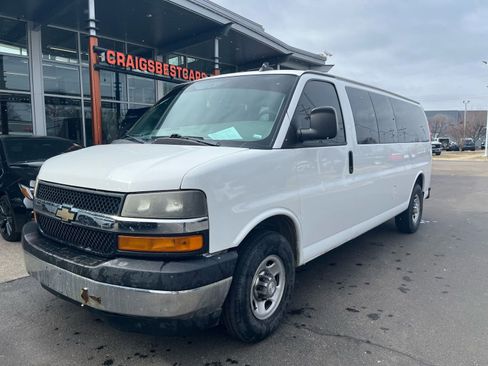 Used 2018 Chevrolet Express 3500 LT w/ LT Preferred Equipment Group image 3