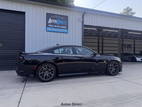 Used 2019 Dodge Charger Scat Pack w/ Plus Group RWD image 9