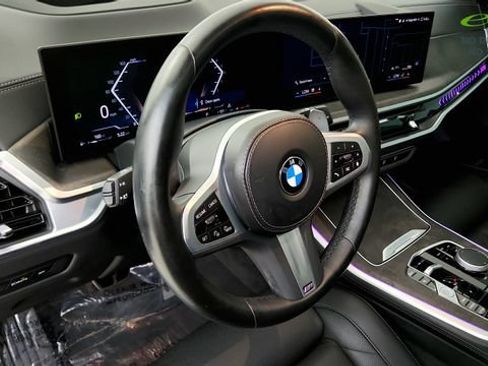 Used 2025 BMW X5 xDrive40i w/ M Sport Package AWD/4WD image 48