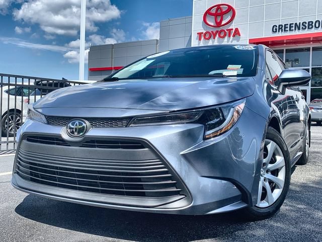 Used 2025 Toyota Corolla LE FWD image 1