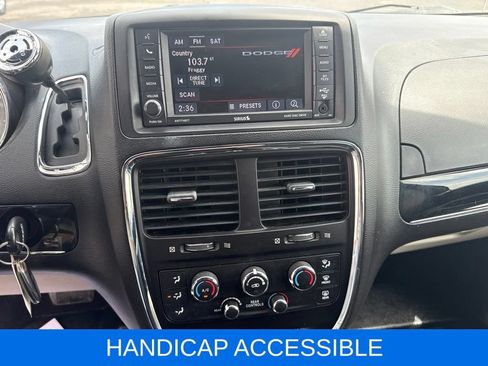 Used 2017 Dodge Grand Caravan SXT FWD image 18