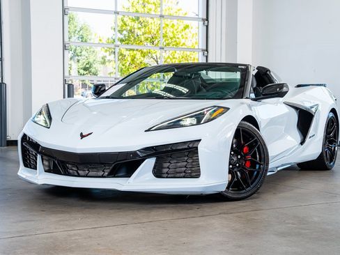 Used 2023 Chevrolet Corvette Z06 w/ Stealth Interior Trim Package image 2