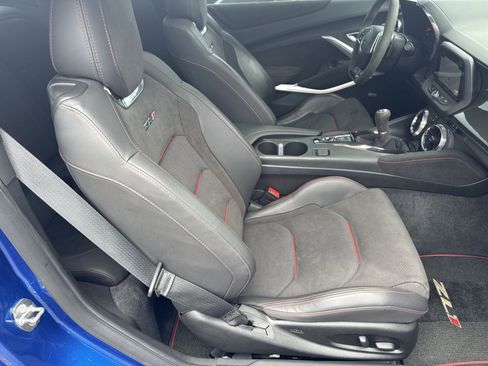 Used 2018 Chevrolet Camaro ZL1 RWD image 27